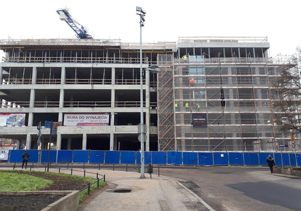 A sample of the facade and topping out ceremony of IMMOBILE K3 investment