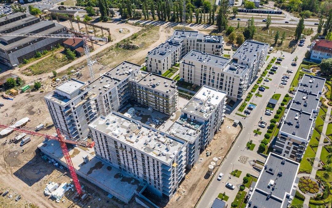 Uroczyste zakończenie fazy konstrukcyjnej na kolejnych budynkach Platanowego Parku